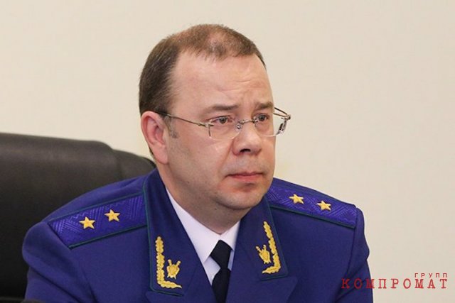 Денис Попов