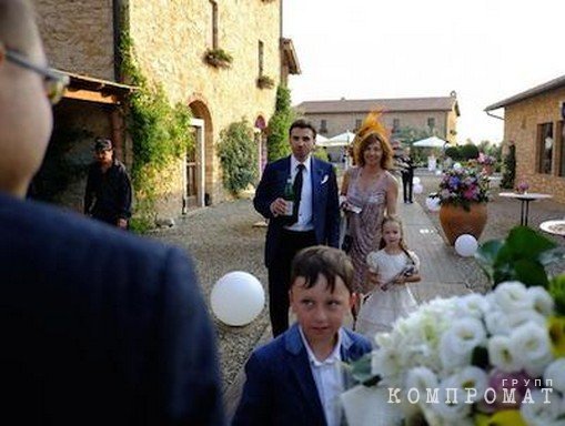 Пышное торжество по поводу бракосочетания Абызова-младшего министр отпраздновал в Италии