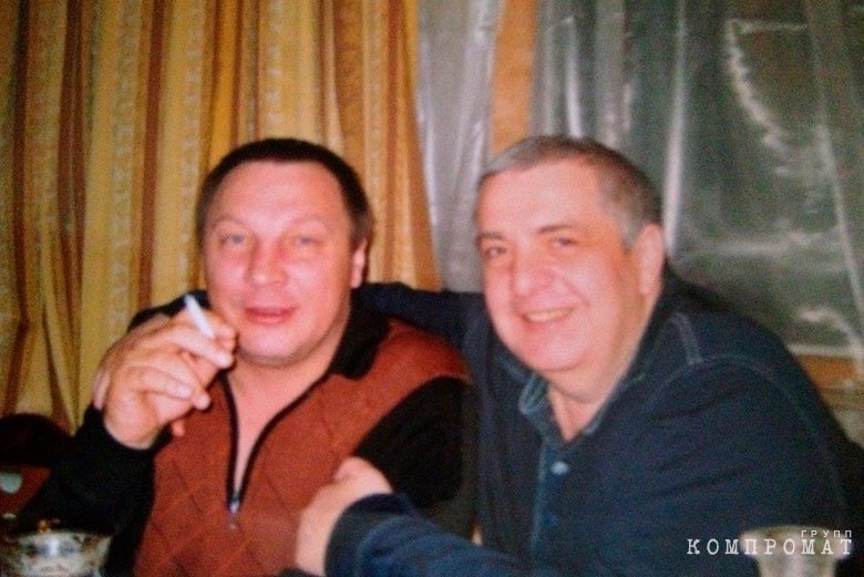 Владимир Бирюков (слева)