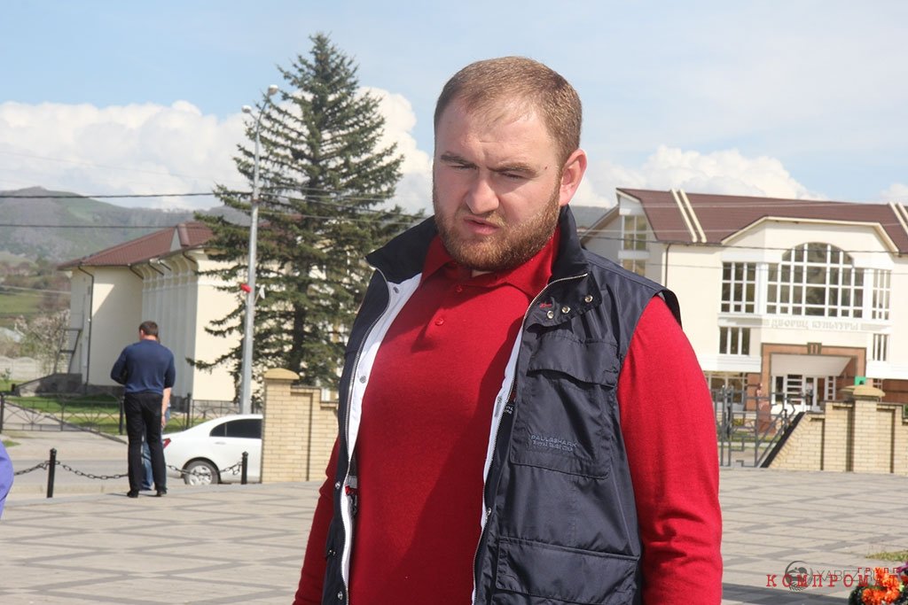 С Узденовым у властей КЧР «связаны» руки?