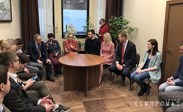 Круглый стол с Навальным в рабочем кабинете Е.Шуваловой в Мосгордуме