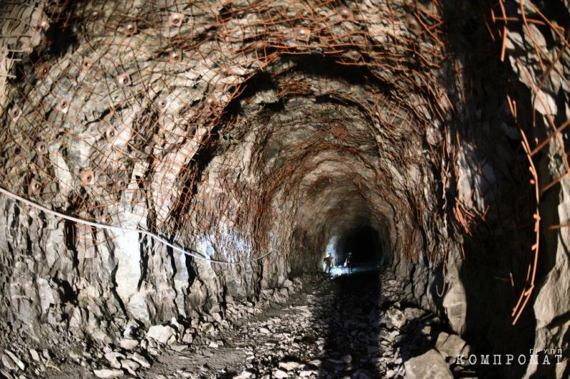 Рудник «Комсомольский» находится в Норильском промышленном районе. Здесь ведётся добыча сульфидных медно-никелевых руд месторождений Талнахского рудного узла