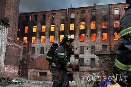 Путин наградил тушивших Невскую мануфактуру пожарных