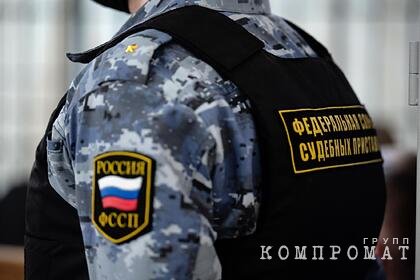 Россиянин заперся от приставов в квартире и пригрозил устроить взрыв