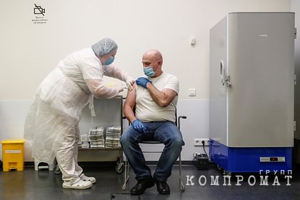 Минздрав назвал получателей вакцины Спутник Лайт