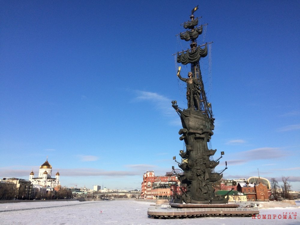 Монумент петру первому