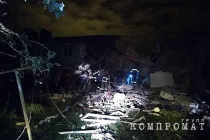 Взрыв газа обрушил стену двухэтажного дома в российском городе