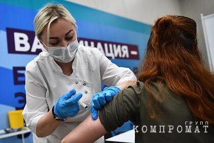 Медведев оценил информационную кампанию по вакцинации от COVID-19