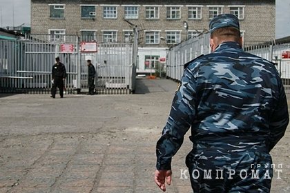 В Сибири заключенные отказались вернуться в камеры и напали на полицейских