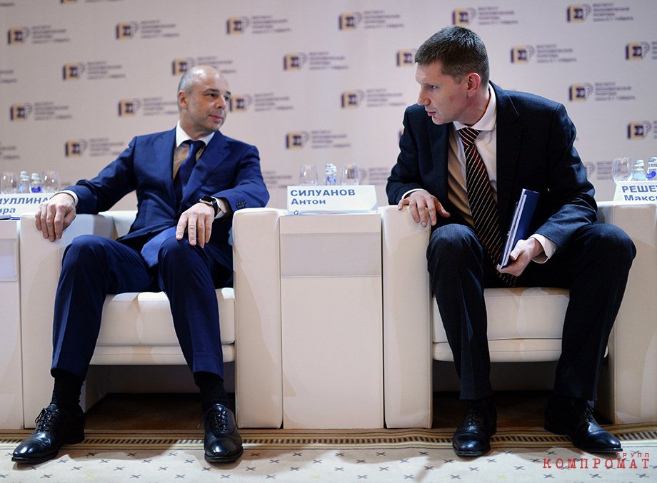 Максим Решетников (справа) считался одним из главных претендентов на отставку, но, дистанцировавшись от Антона Силуанова (слева), значительно укрепил свои позиции