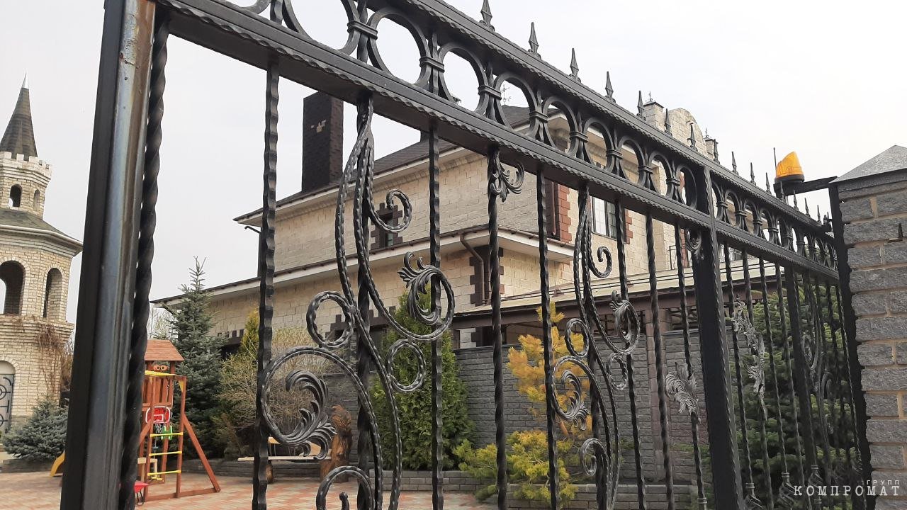 Кованые ворота депутата Павлюченко