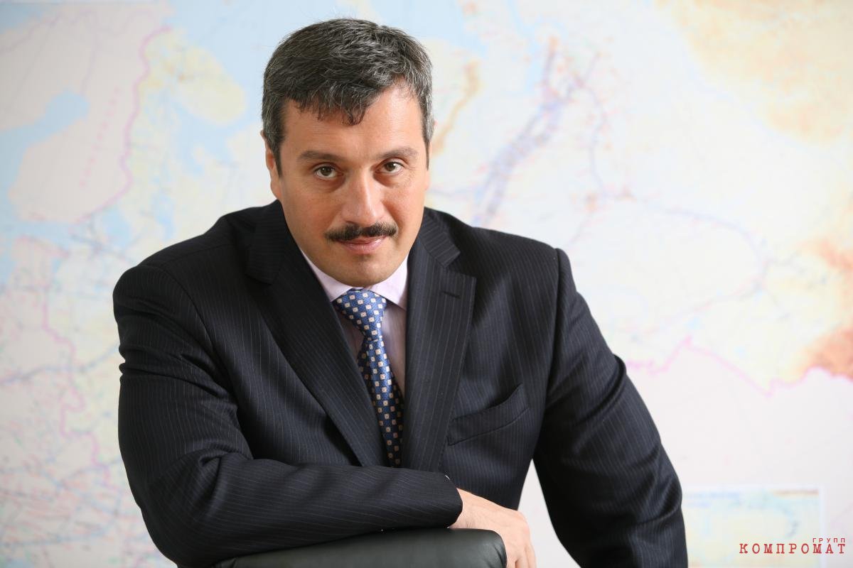 Доев Дмитрий Витальевич беззаботно скупает Лондон деньгами Газпром Центрремонт