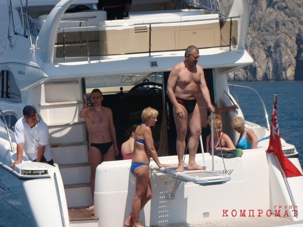 Денисова и Сенченко на яхте