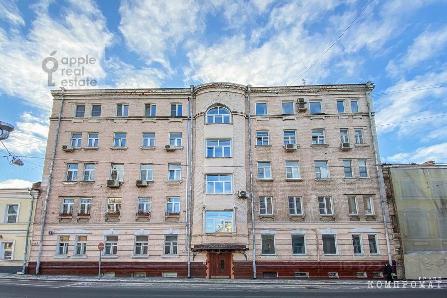 Дом, где в Москве владел квартирой Акунин