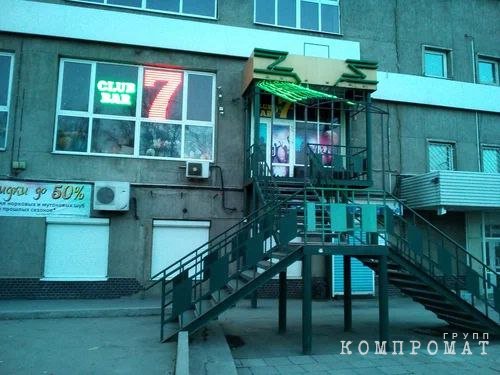 Черви в еде, просрочка и пьяные малолетки — добро пожаловать в иркутский «Club 7 bar»