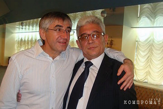 Виктор Исламов (слева) со своим предположительным братом Валерием