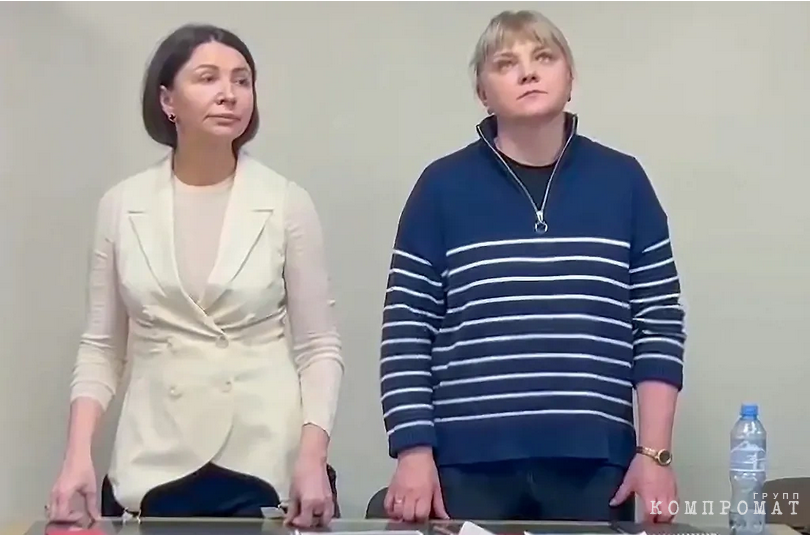 Блогер Елена Блиновская, обвиняемая в неуплате налогов на 918 млн рублей, и адвокат Наталия Сальникова (слева направо) во время рассмотрения ходатайства следствия о заключении её под стражу из-за неоднократных нарушений