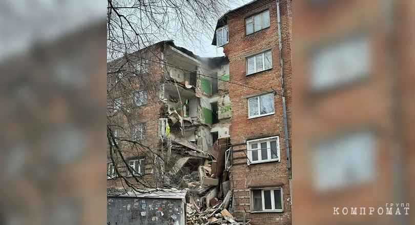 Collapsed entrance to a house in Rostov-on-Don